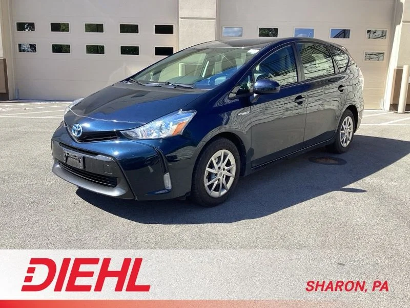Used 2017  Toyota Four image 3