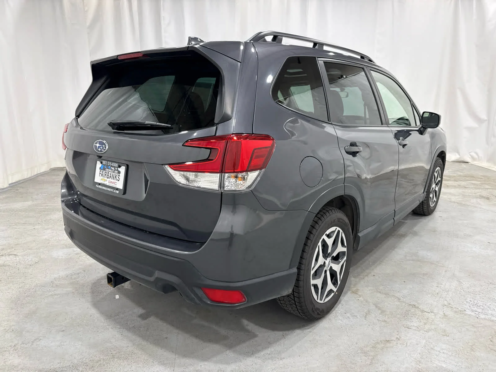 Used 2023  Subaru Premium image 5