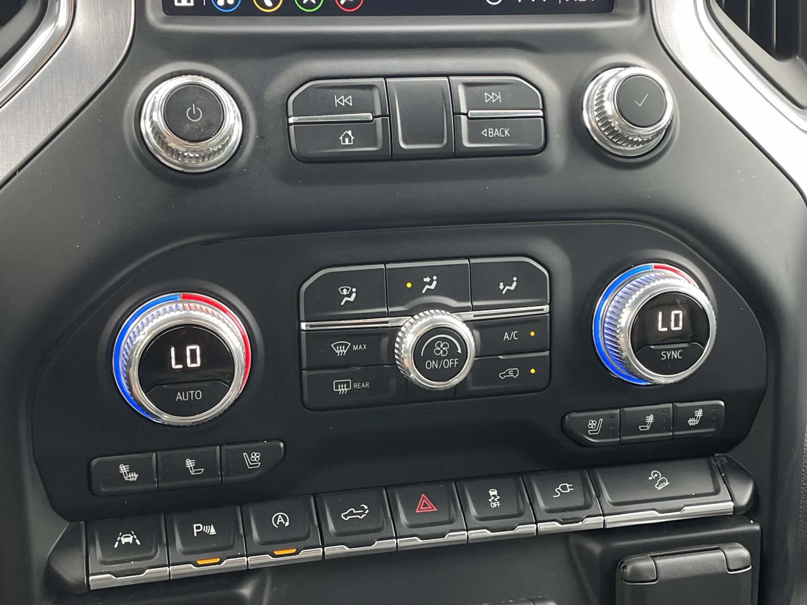 Used 2020 Dark Sky Metallic GMC SLT image 22