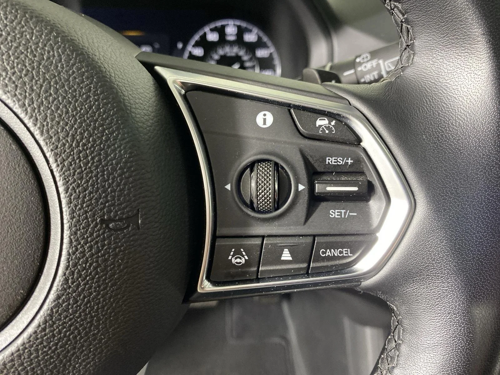 Used 2024 Liquid Carbon Metallic Acura  image 17