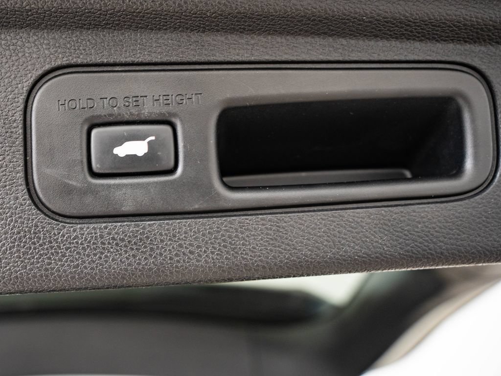 Used 2019 White Honda EX-L image 22