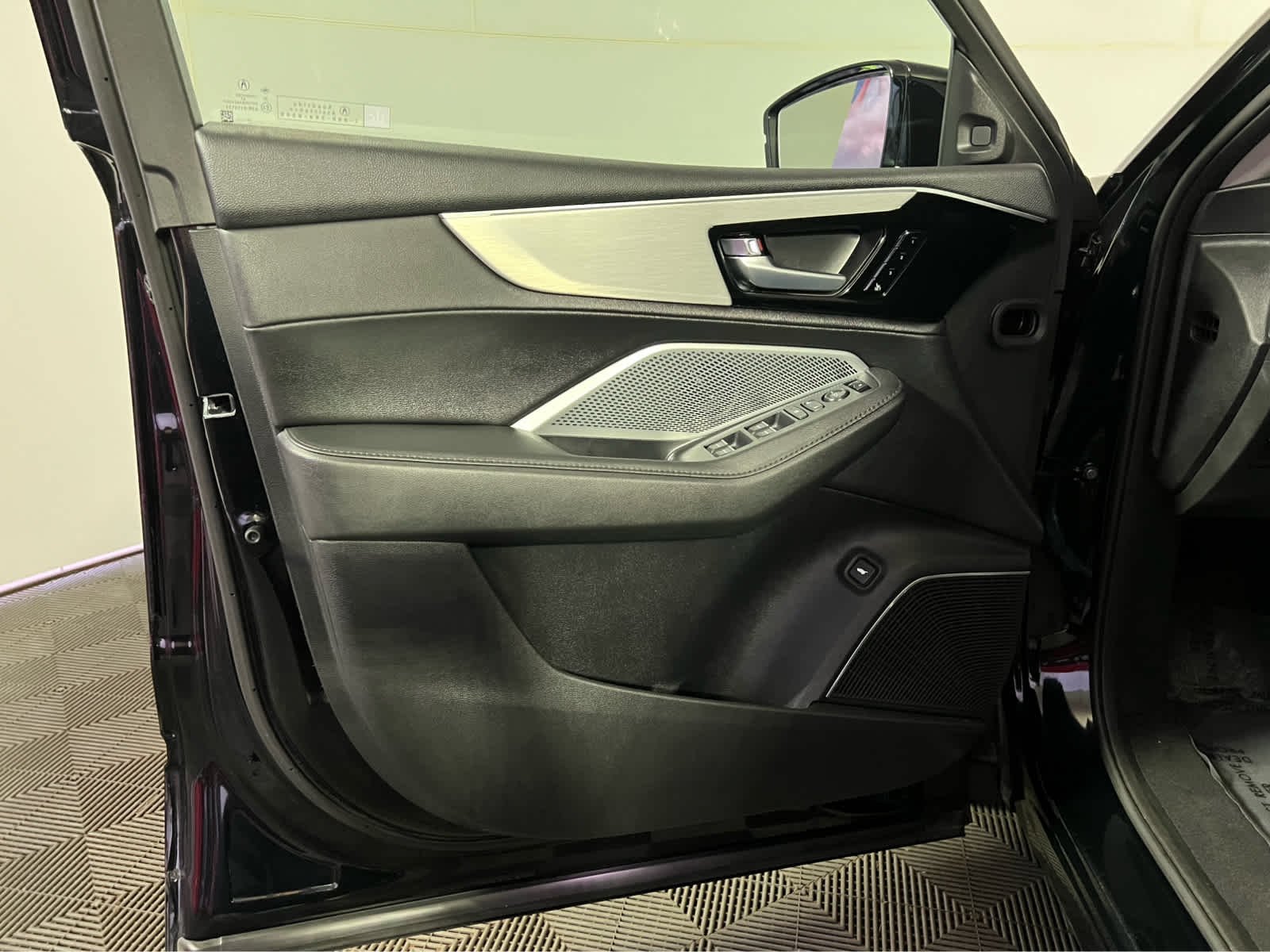 Certified Used 2025 Majestic Black Pearl Acura  image 24