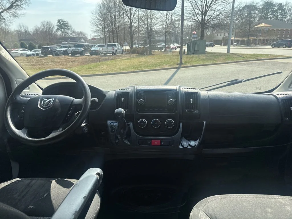 Used 2019 White Ram Base image 13
