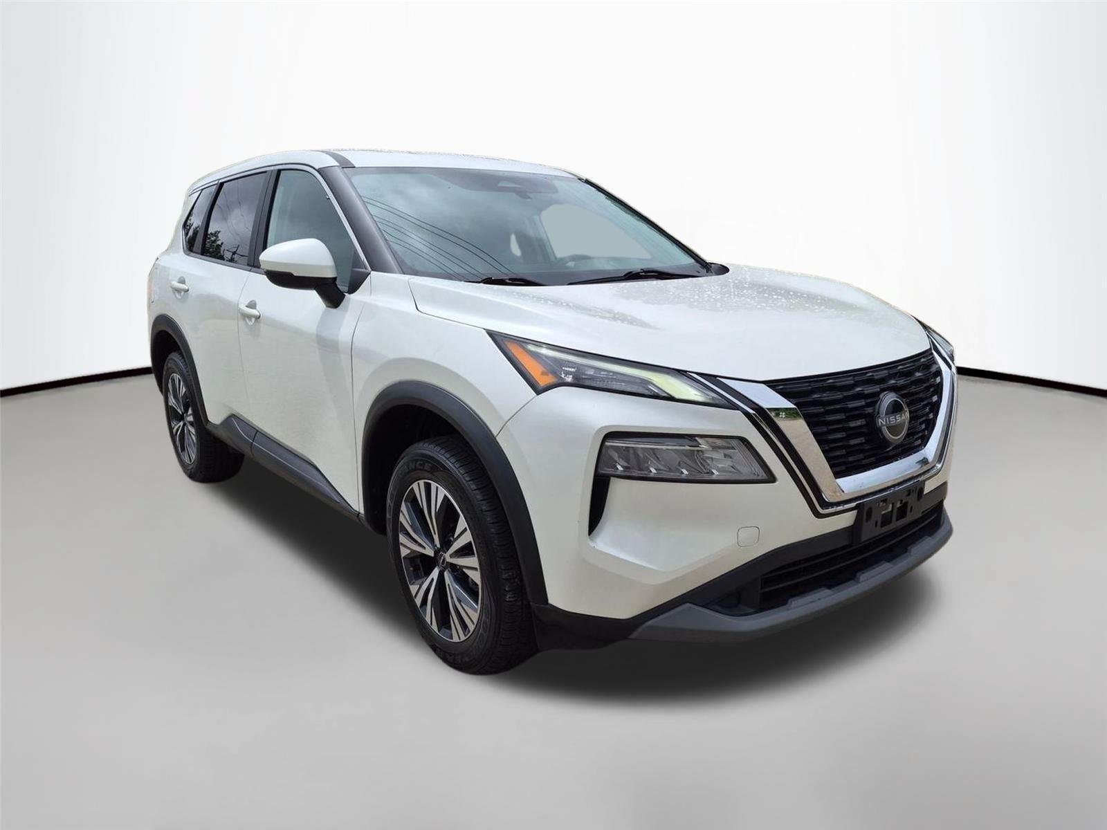 Used 2022 Pearl White Tricoat Nissan SV image 3
