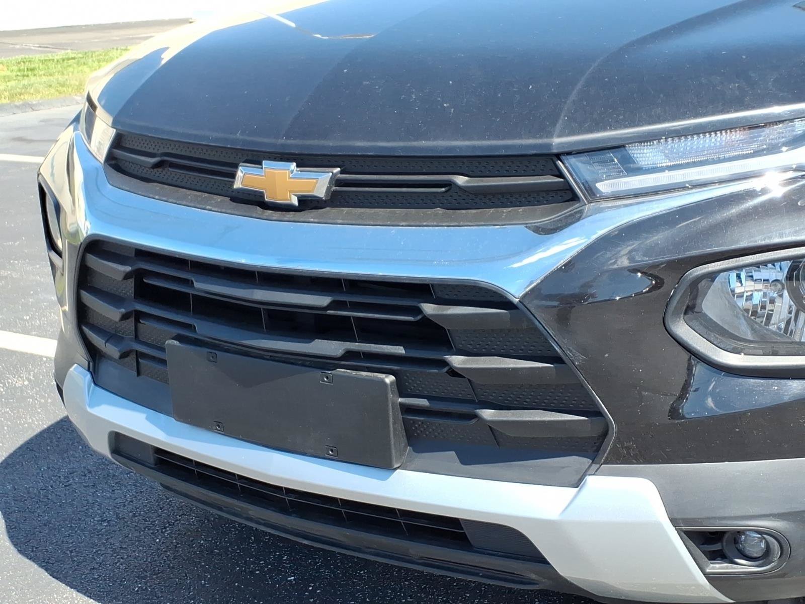 Used 2023 Mosaic Black Metallic Chevrolet LT image 33