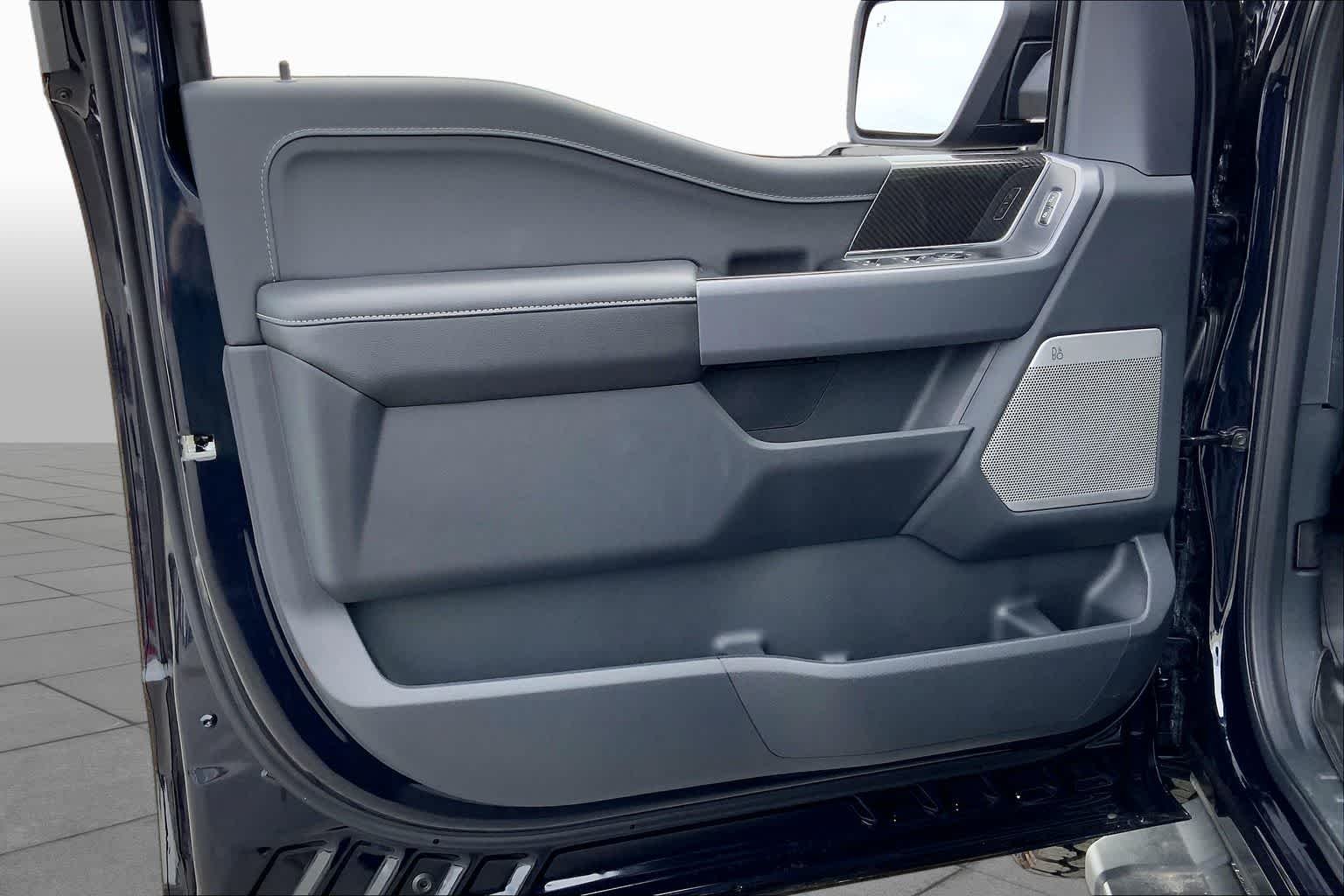 New 2025 Antimatter Blue Metallic Ford XLT image 10