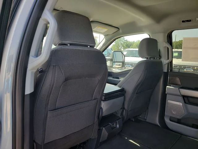 New 2026 Avalanche Ford XLT image 13