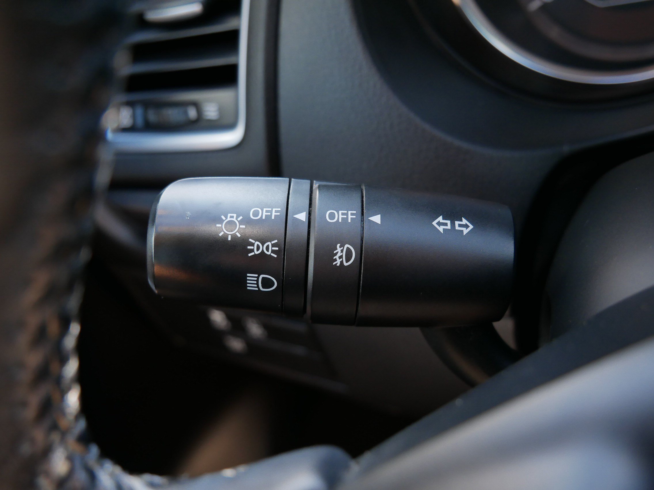 Used 2015 Meteor Gray Mica Mazda i Touring image 30