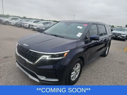 2023 Kia Sedona LX Seat Pkg's photo