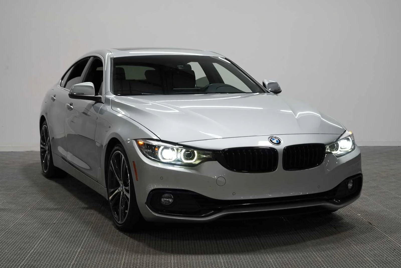 Used 2019 Glacier Silver Metallic BMW 430i image 3