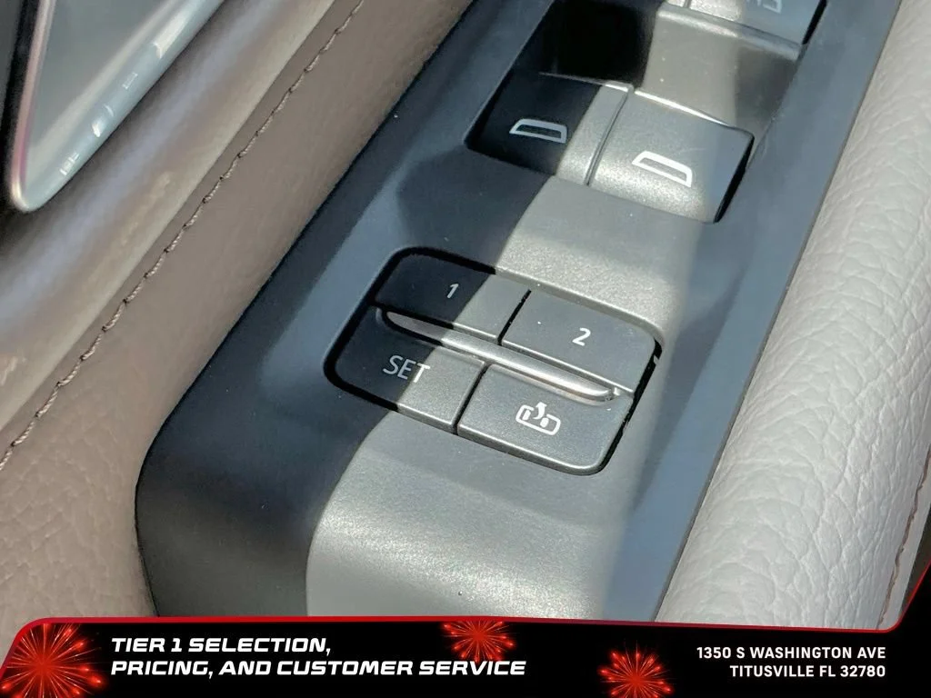 Used 2024 White Frost Tricoat GMC Denali image 41