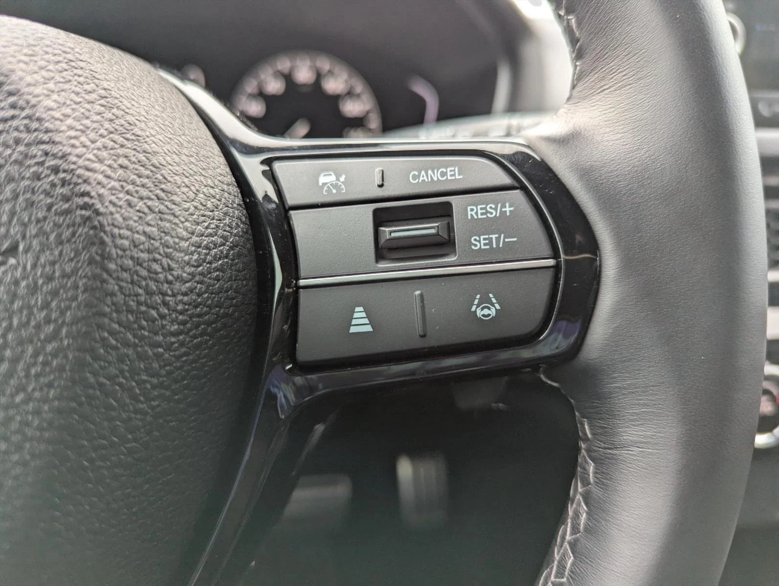 Used 2023 Platinum White Pearl Honda Sport image 14