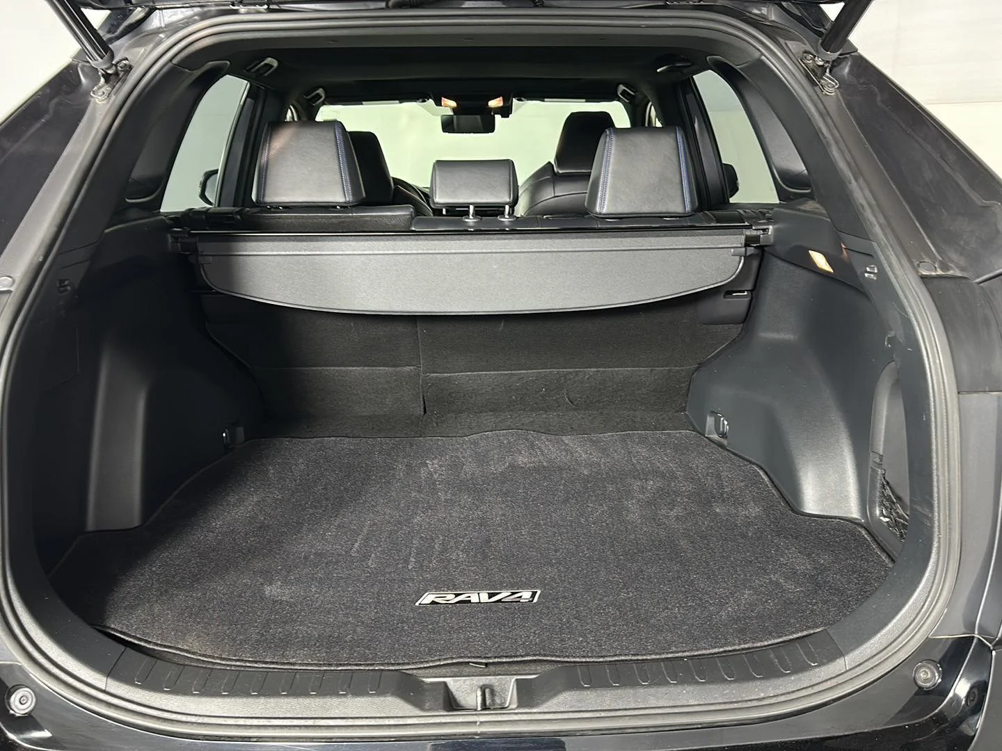 Used 2019 Magnetic Gray Metallic w/Black Roof Toyota XSE image 24