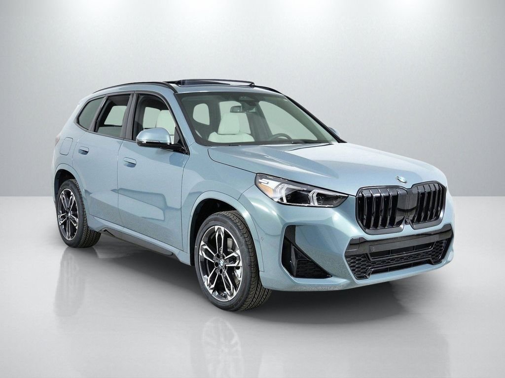 Used 2026 Cape York Green Metallic BMW xDrive28i image 8