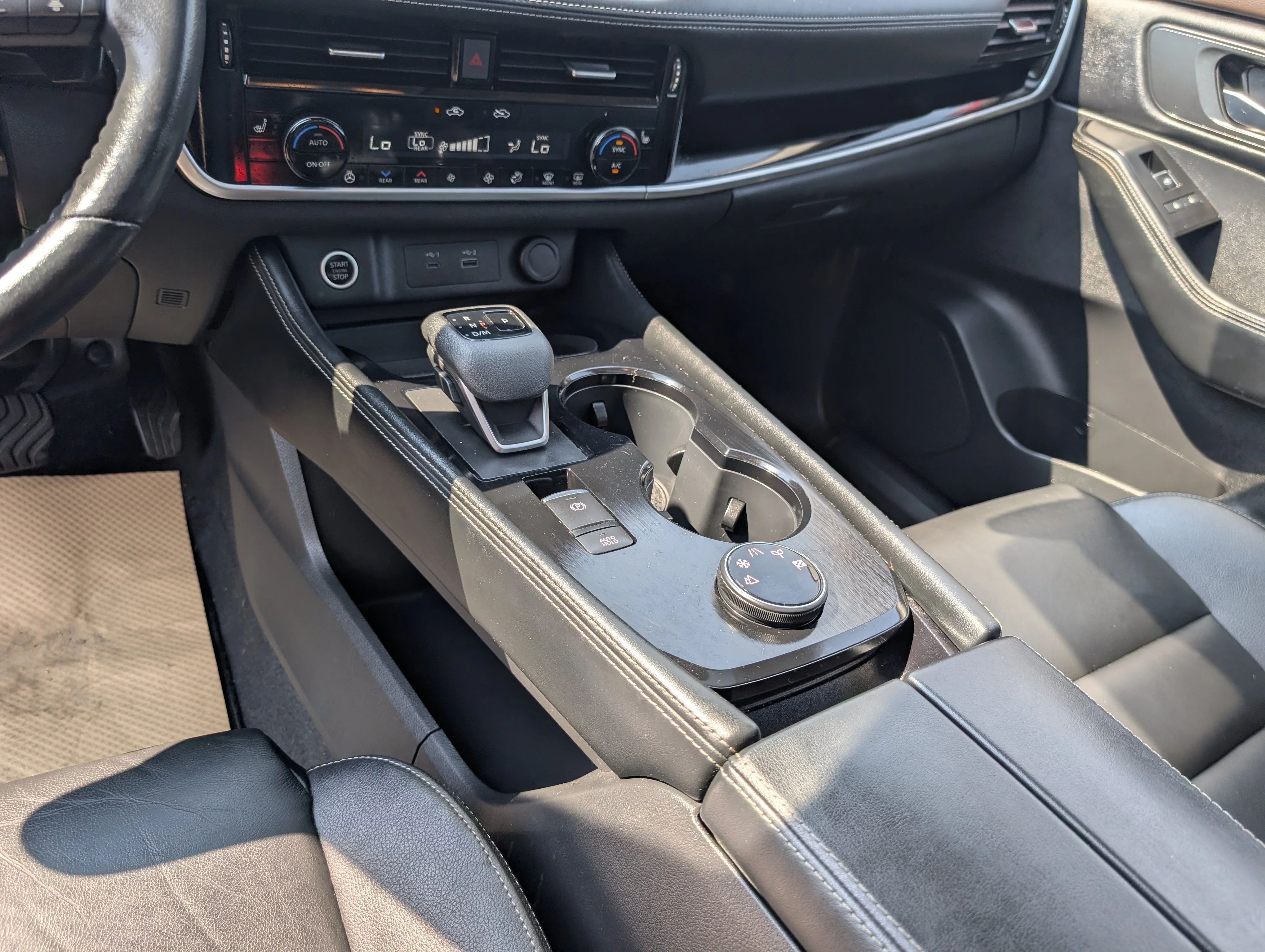 Used 2023 Glacier White Nissan SL image 34