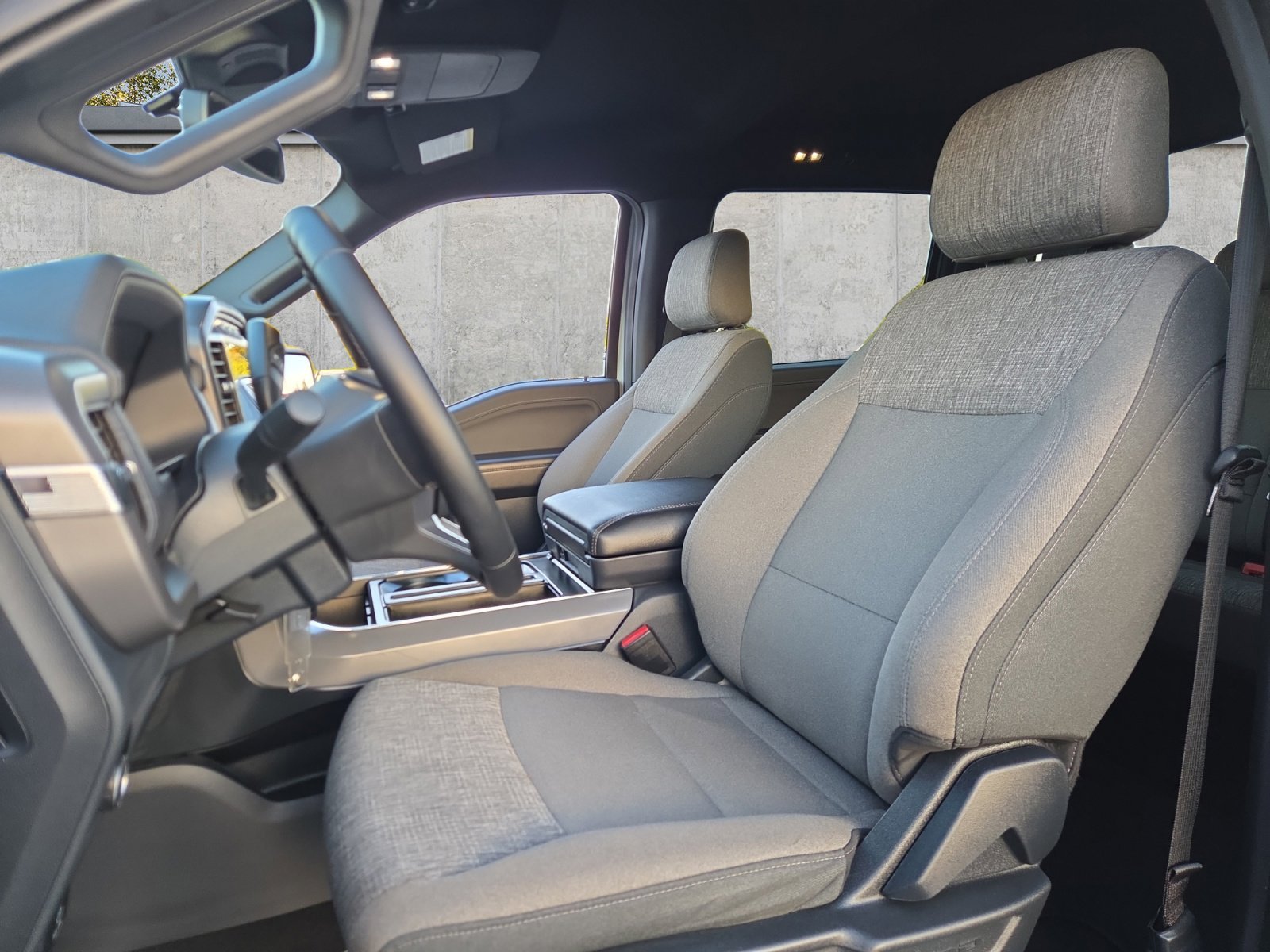 Certified Used 2024 Avalanche Ford XLT image 9