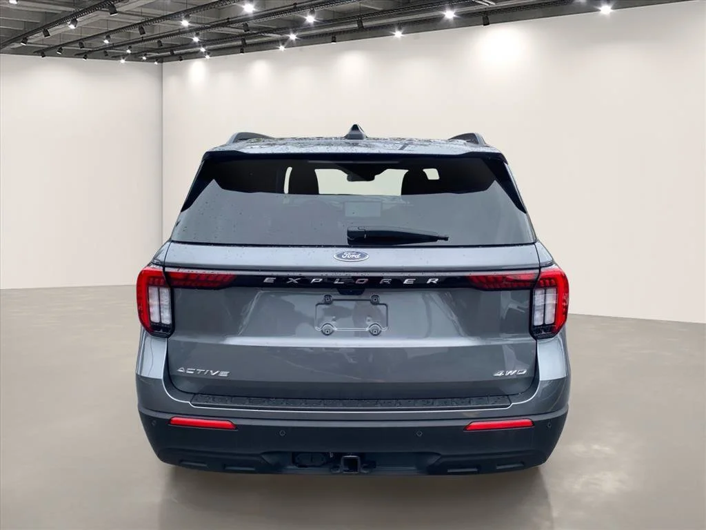 Used 2025 Gray Metallic Ford Active image 6