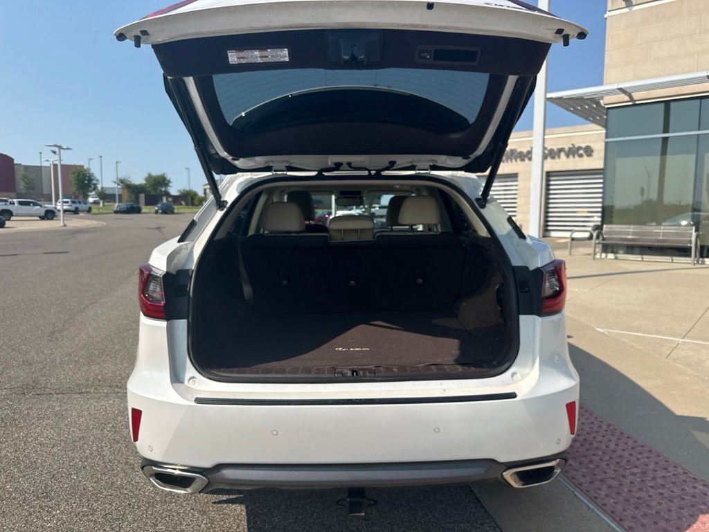 Used 2017 White Lexus 350 image 5