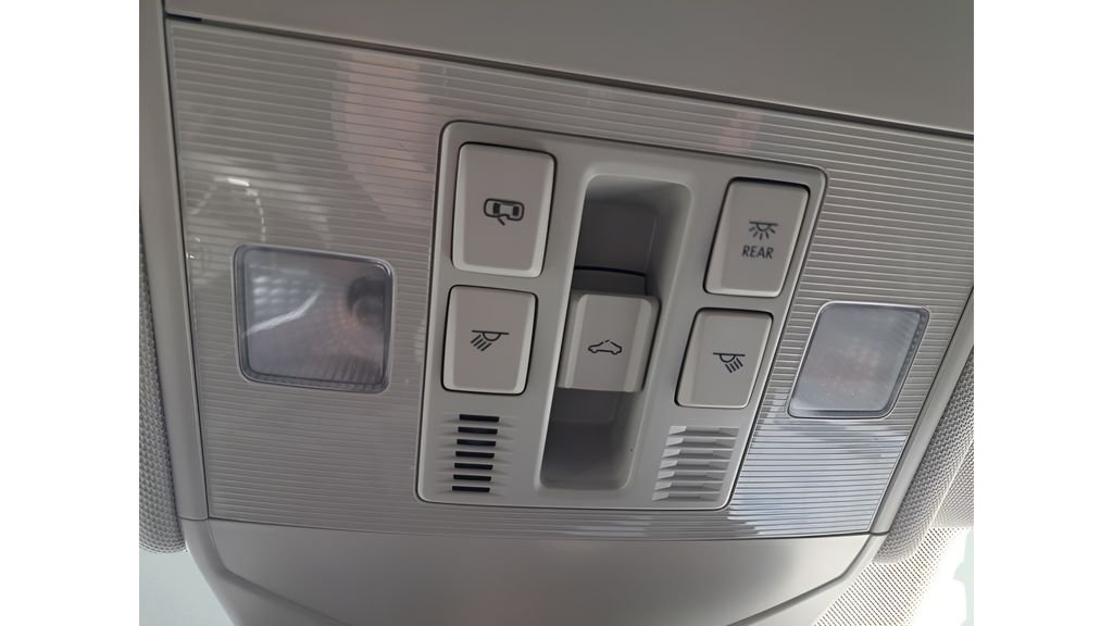 New 2026 Silver Volkswagen 1.5T SE image 23