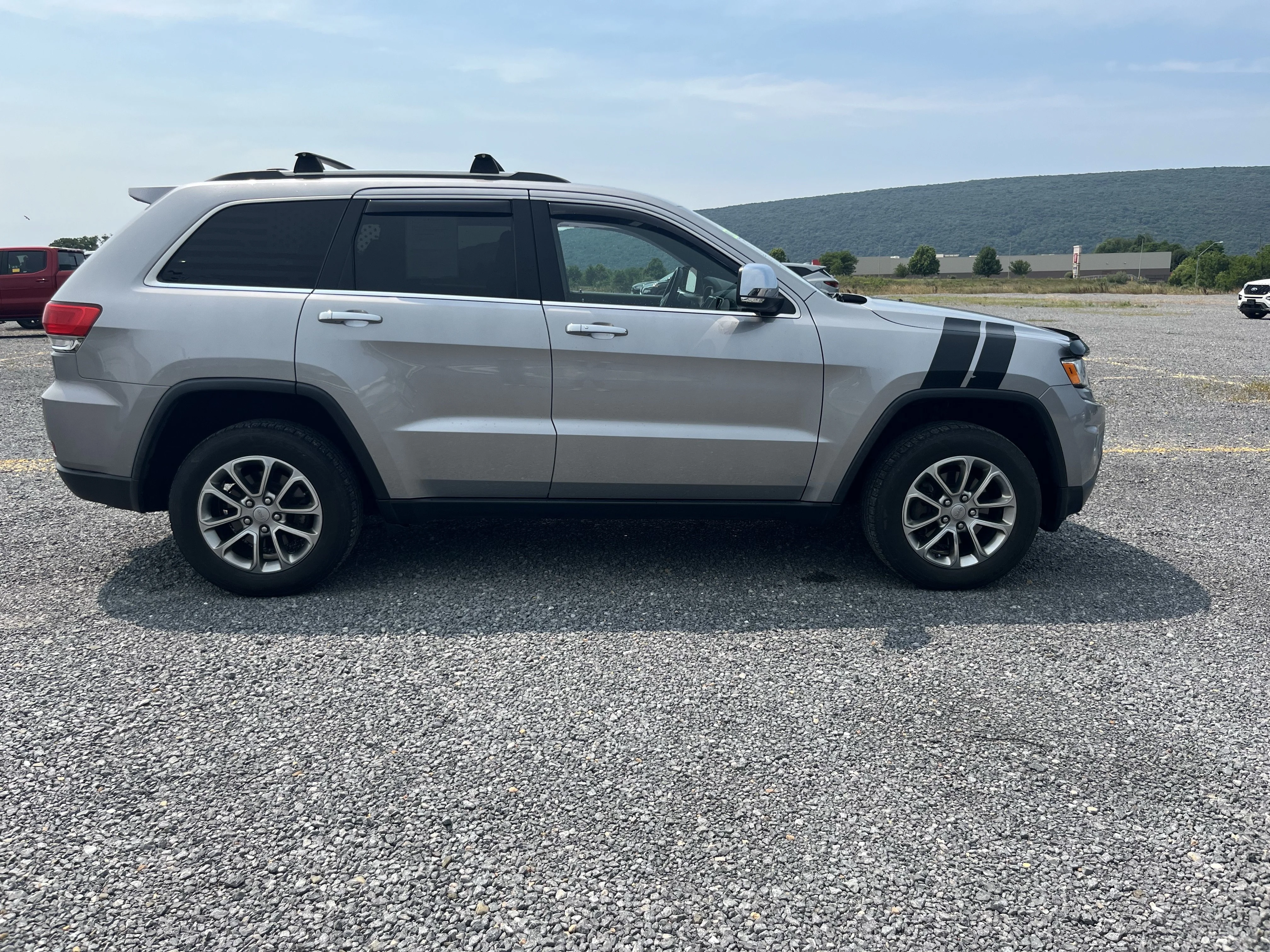 Used 2015 Jeep Grand Cherokee Limited with VIN 1C4RJFBG5FC627365 for sale in Muncy, PA
