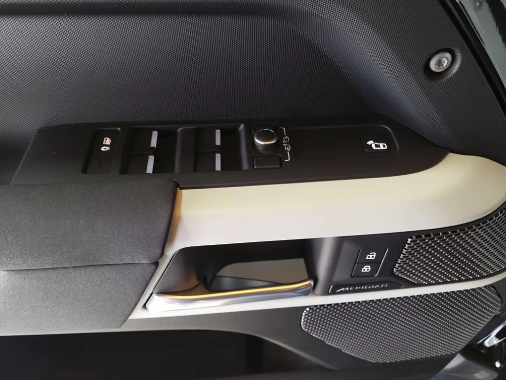 New 2023 Santorini Black LAND ROVER S image 13