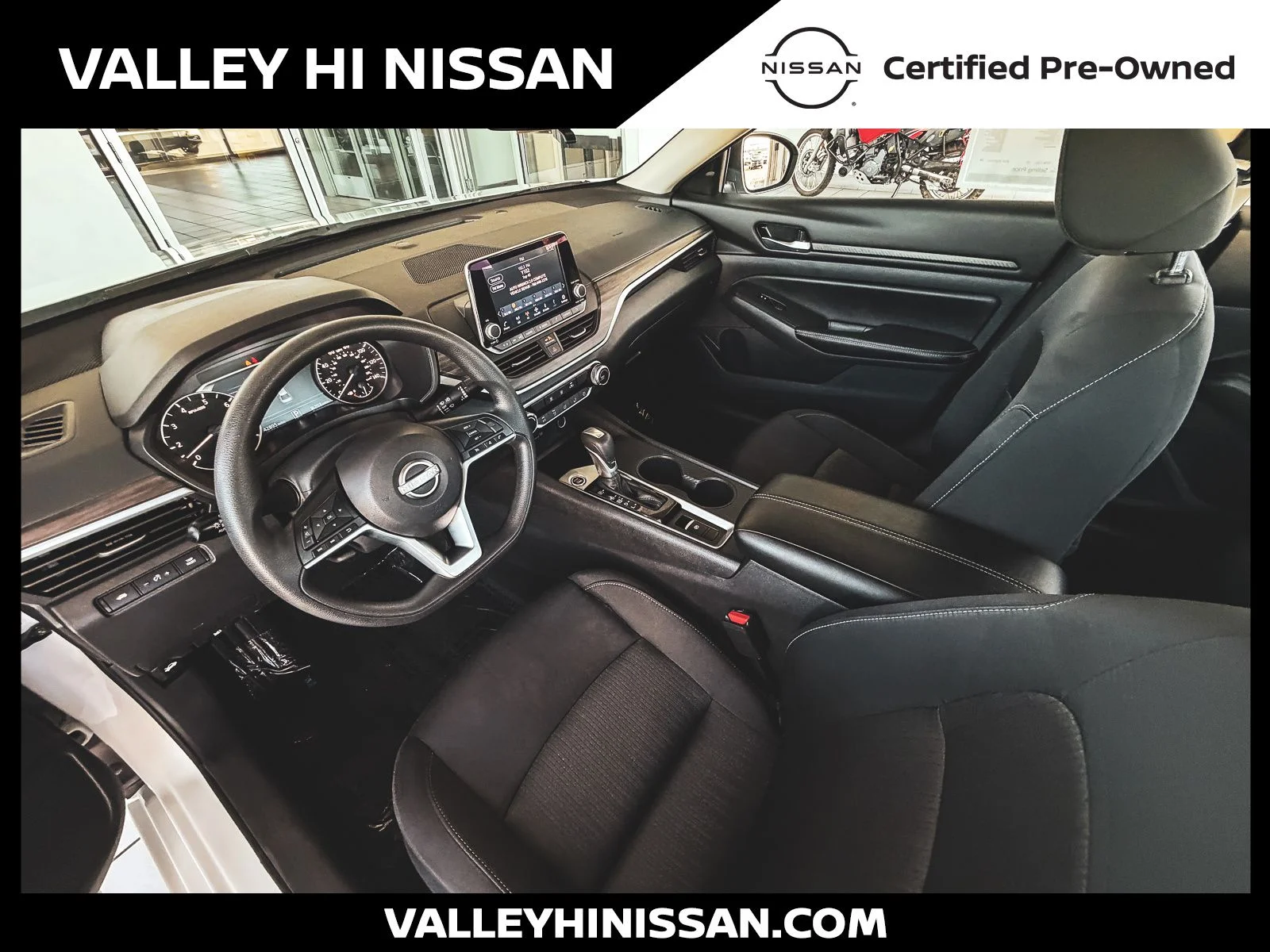Used 2025 White Nissan 2.5 SV image 14
