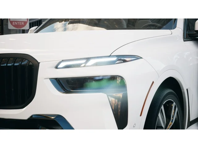 New 2027 Alpine White BMW  image 6