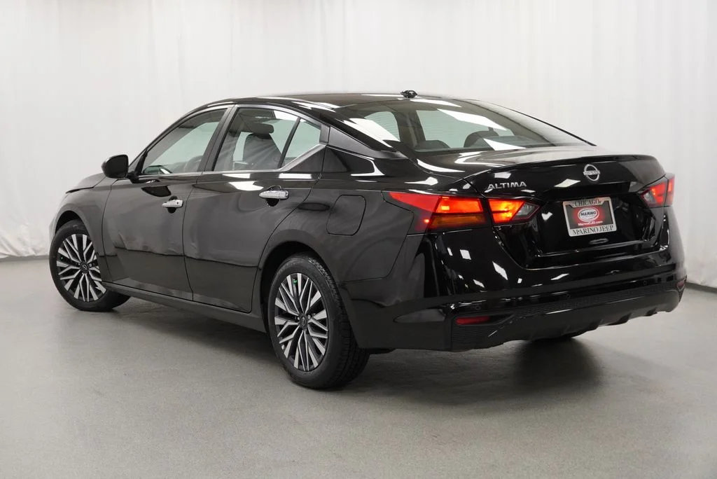 Used 2025 Black Nissan 2.5 SV image 20