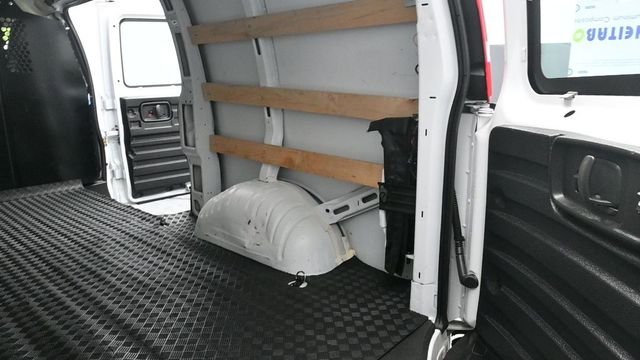 Used 2025 White GMC Work Van image 13