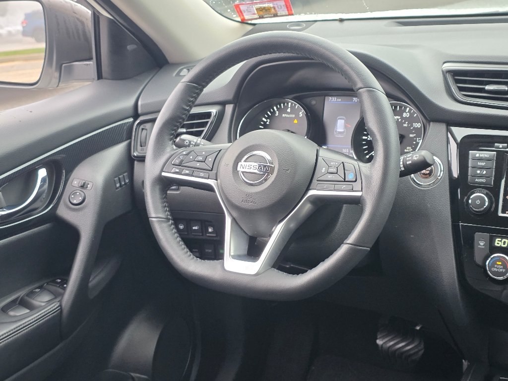 Used 2019 Pearl White Tricoat Nissan SL image 26