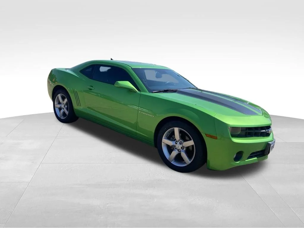 Used 2010 Green Chevrolet 1LT image 8