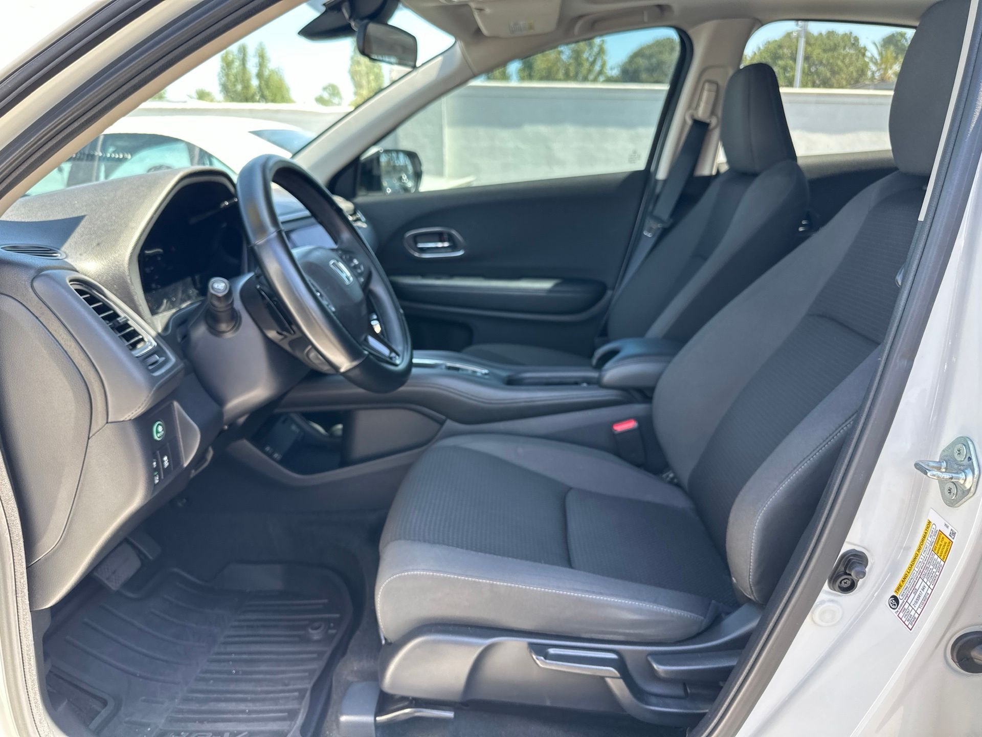 Used 2022  Honda EX image 6
