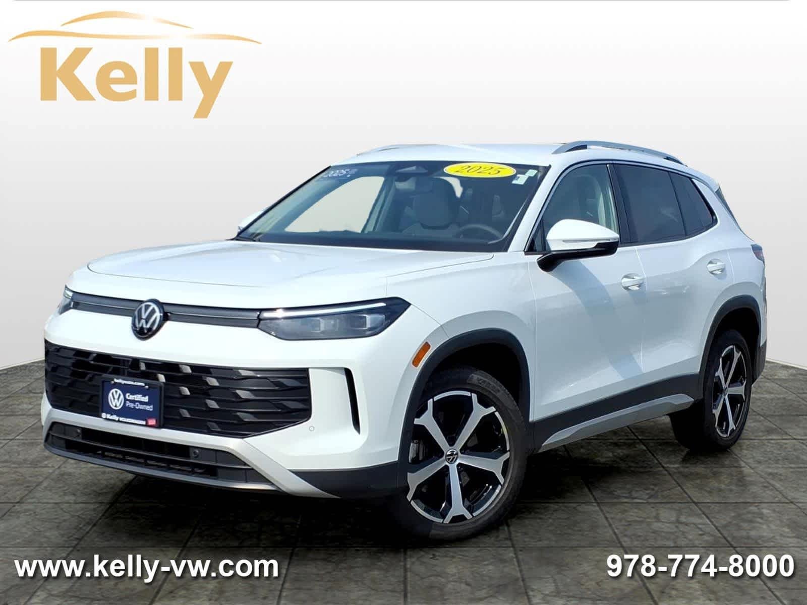 Certified Used 2025 Pure White Volkswagen SE image 1