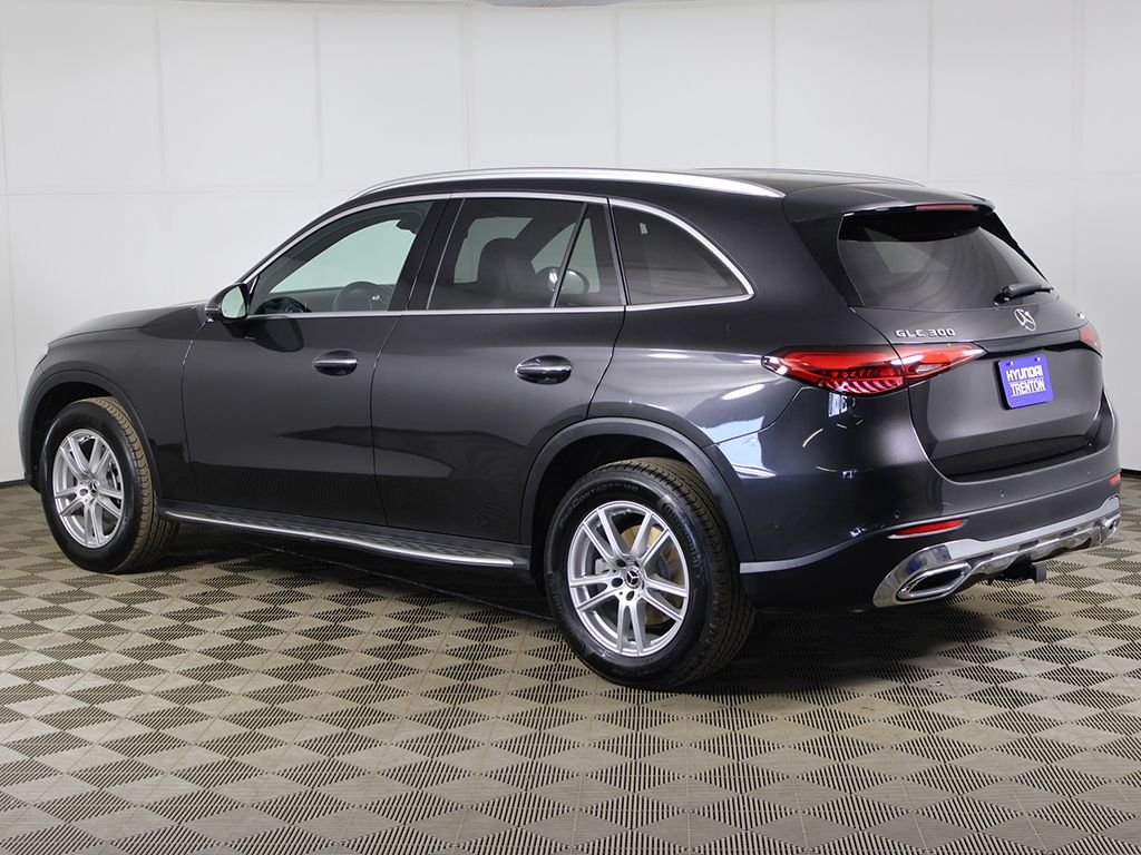 Used 2025 Gray Mercedes-Benz GLC 300 image 12
