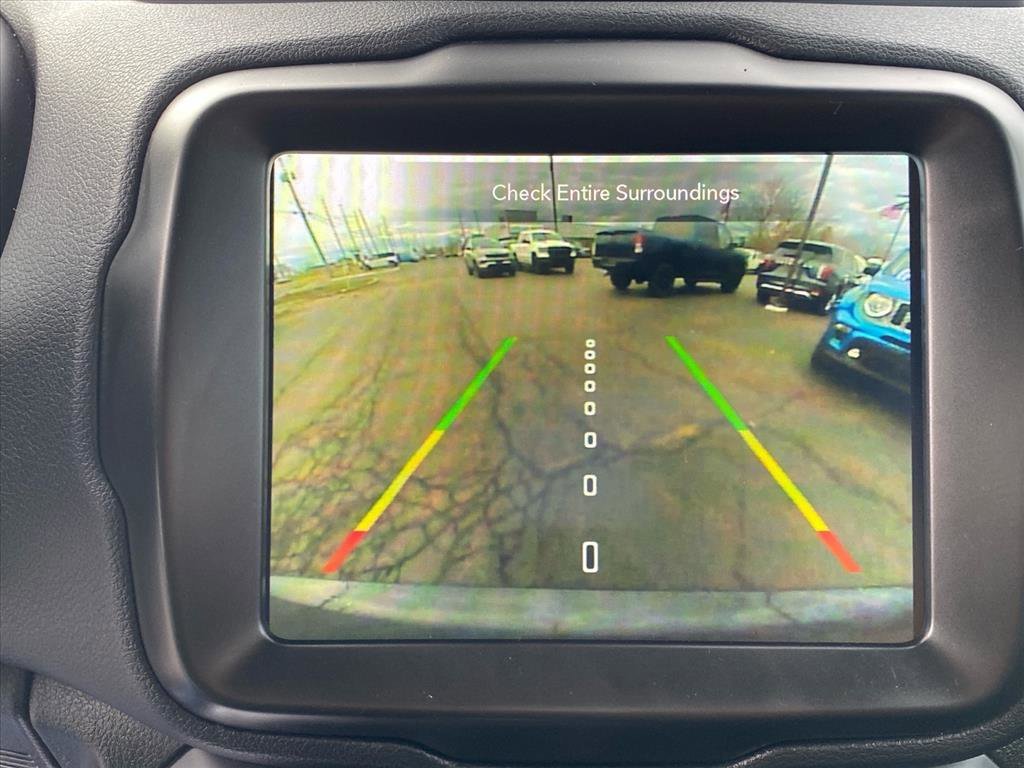 Certified Used 2023 Graphite Gray Jeep Latitude image 17