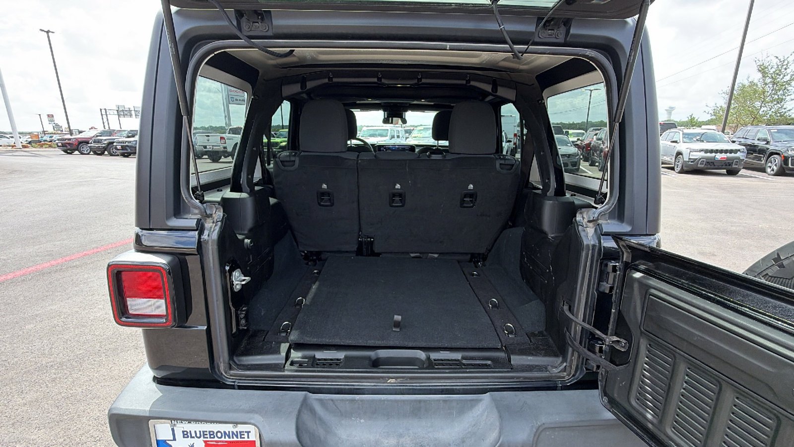 Used 2024 Black Clearcoat Jeep Sport S image 28