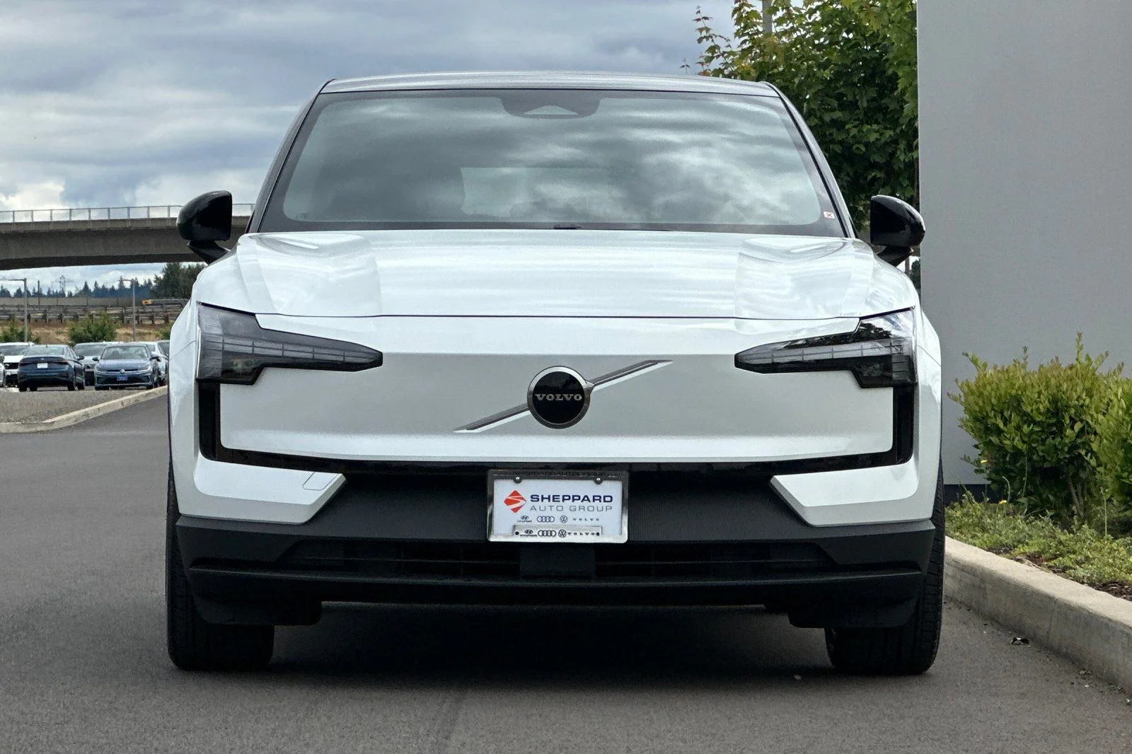 New 2026 Crystal White Volvo Plus image 8