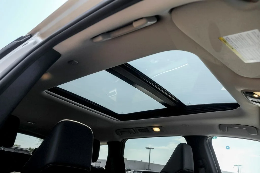 New 2027 WARM TITANIUM INFINITI Luxe AWD image 25