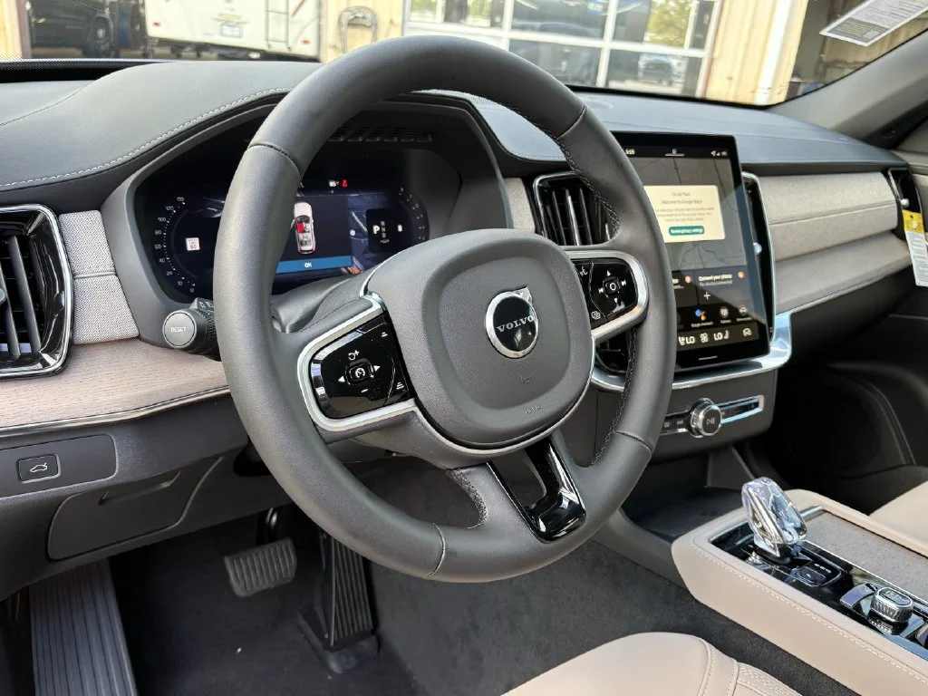 New 2026 Aurora Silver Volvo Plus image 14