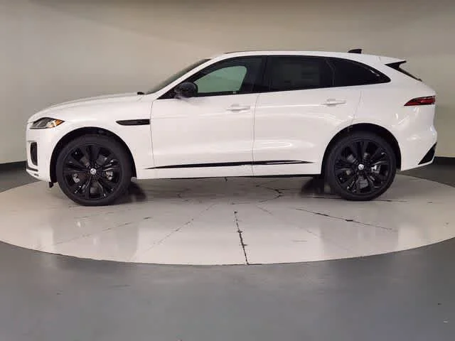 New 2026 Ostuni Pearl White Premium Metallic Jaguar R-Dynamic S image 9