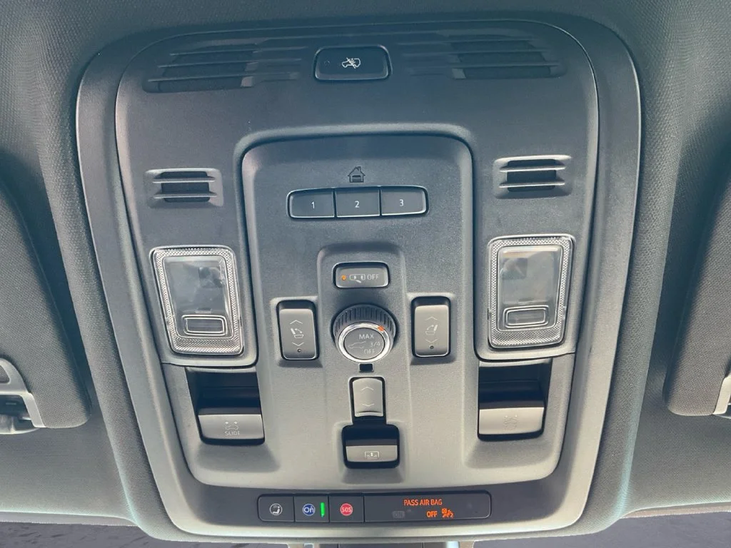 Used 2022 Onyx Black GMC Denali image 12