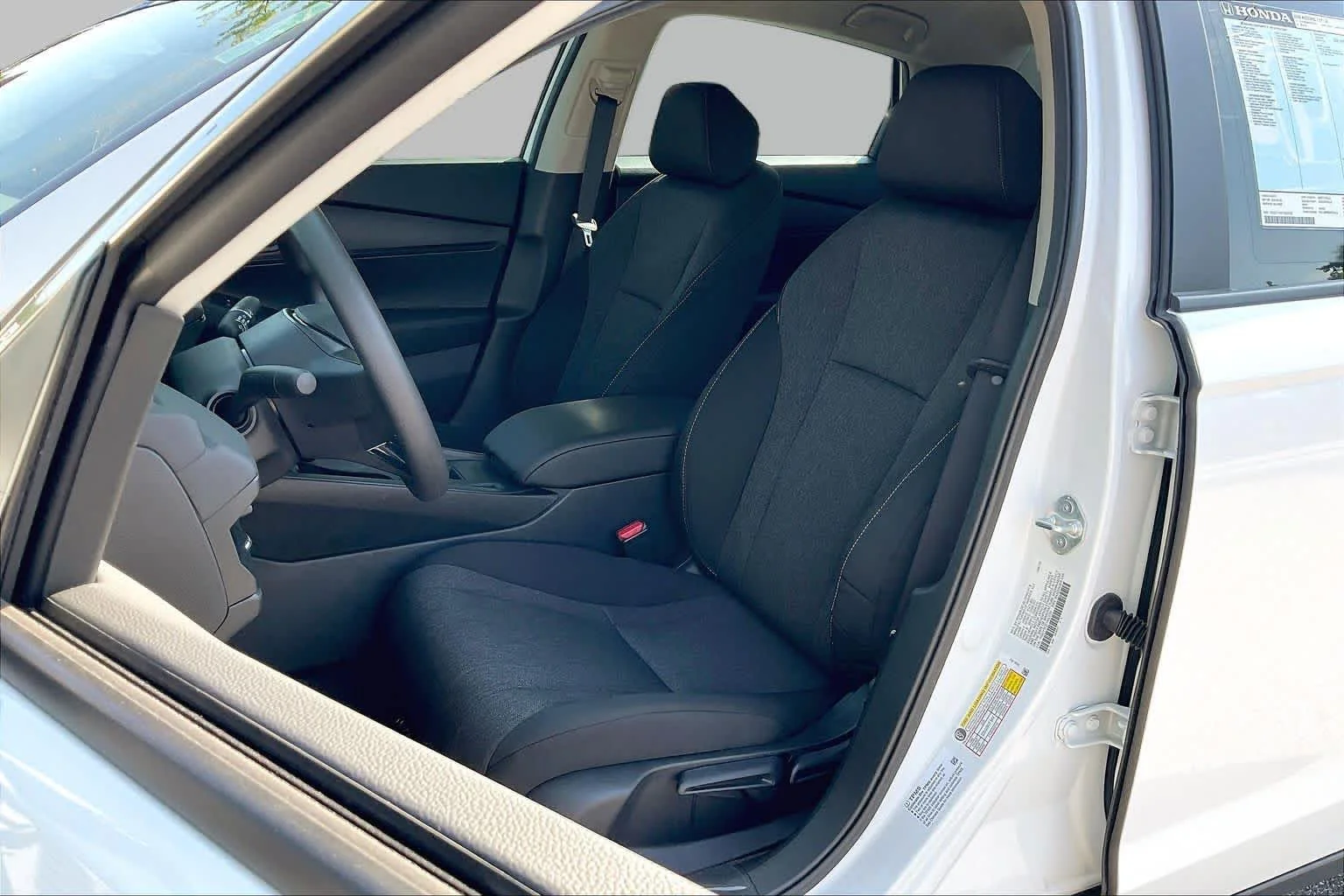 New 2026 Platinum White Pearl Honda LX image 9