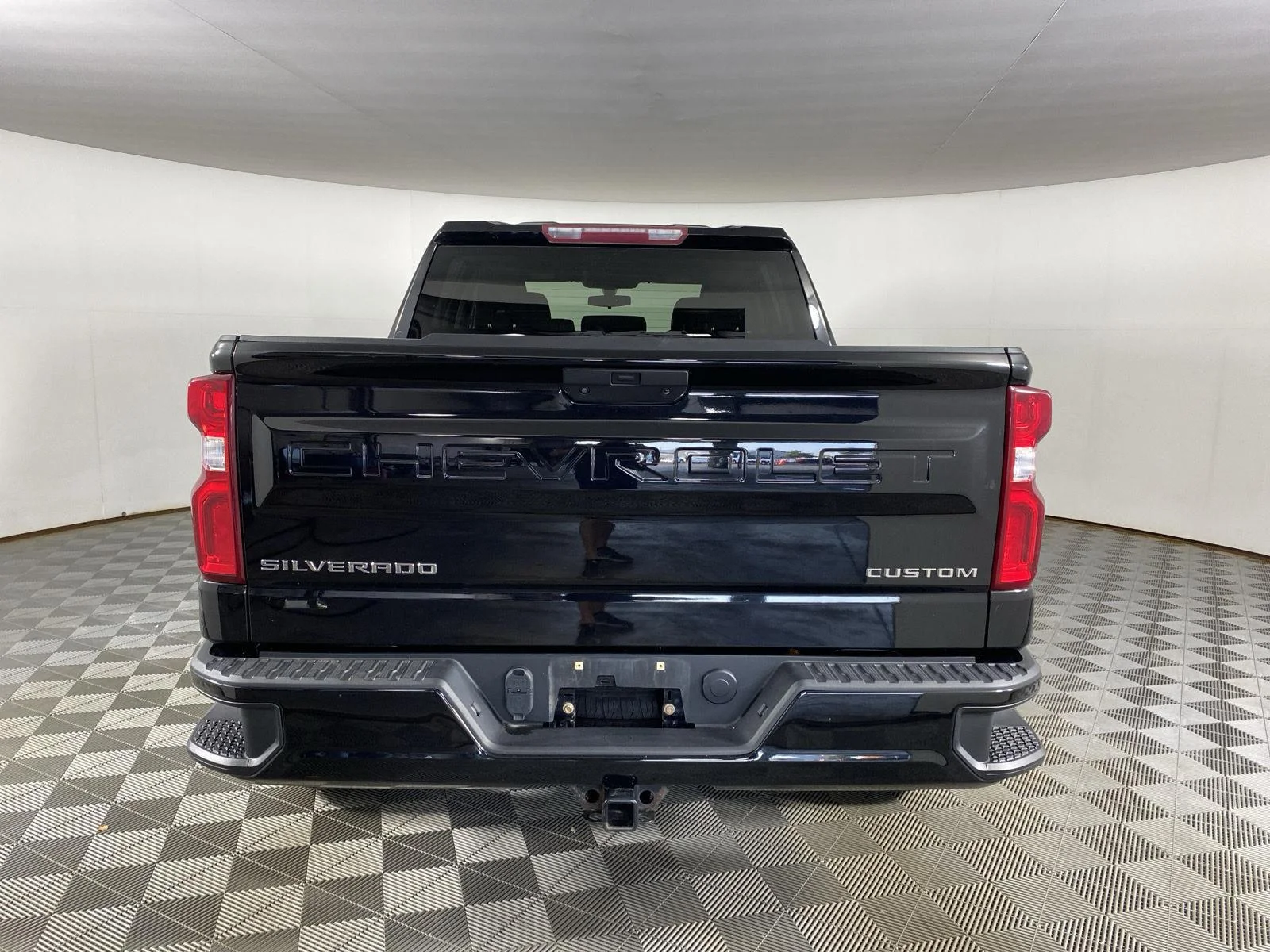 Used 2022 Black Chevrolet Custom image 15