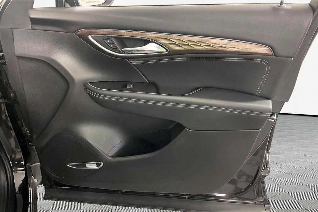 Used 2023 Black Buick Avenir image 24
