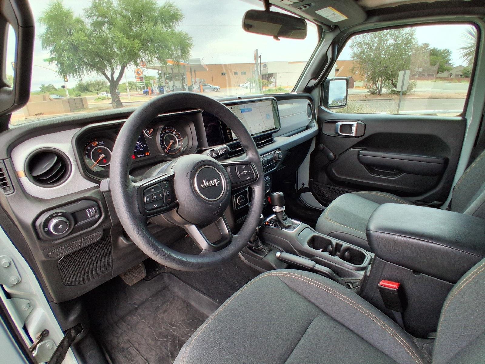Used 2024 Earl Clearcoat Jeep Sport image 15