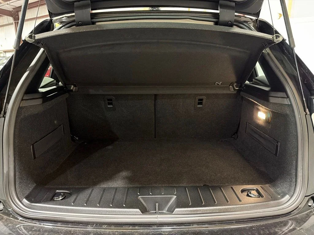Used 2016 White BMW with Range Extender image 32