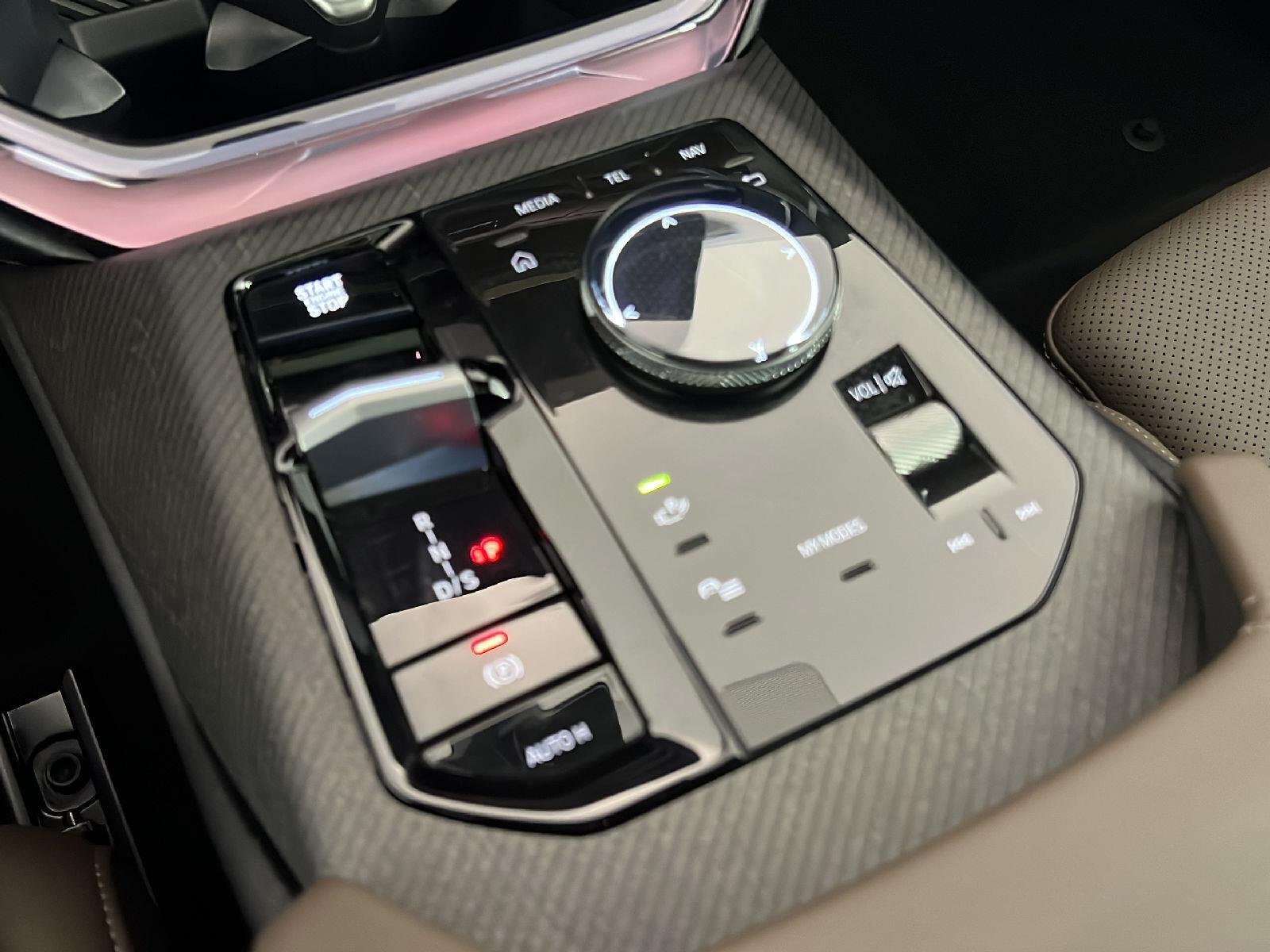 New 2026 Mineral White Metallic BMW 30 xDrive image 16