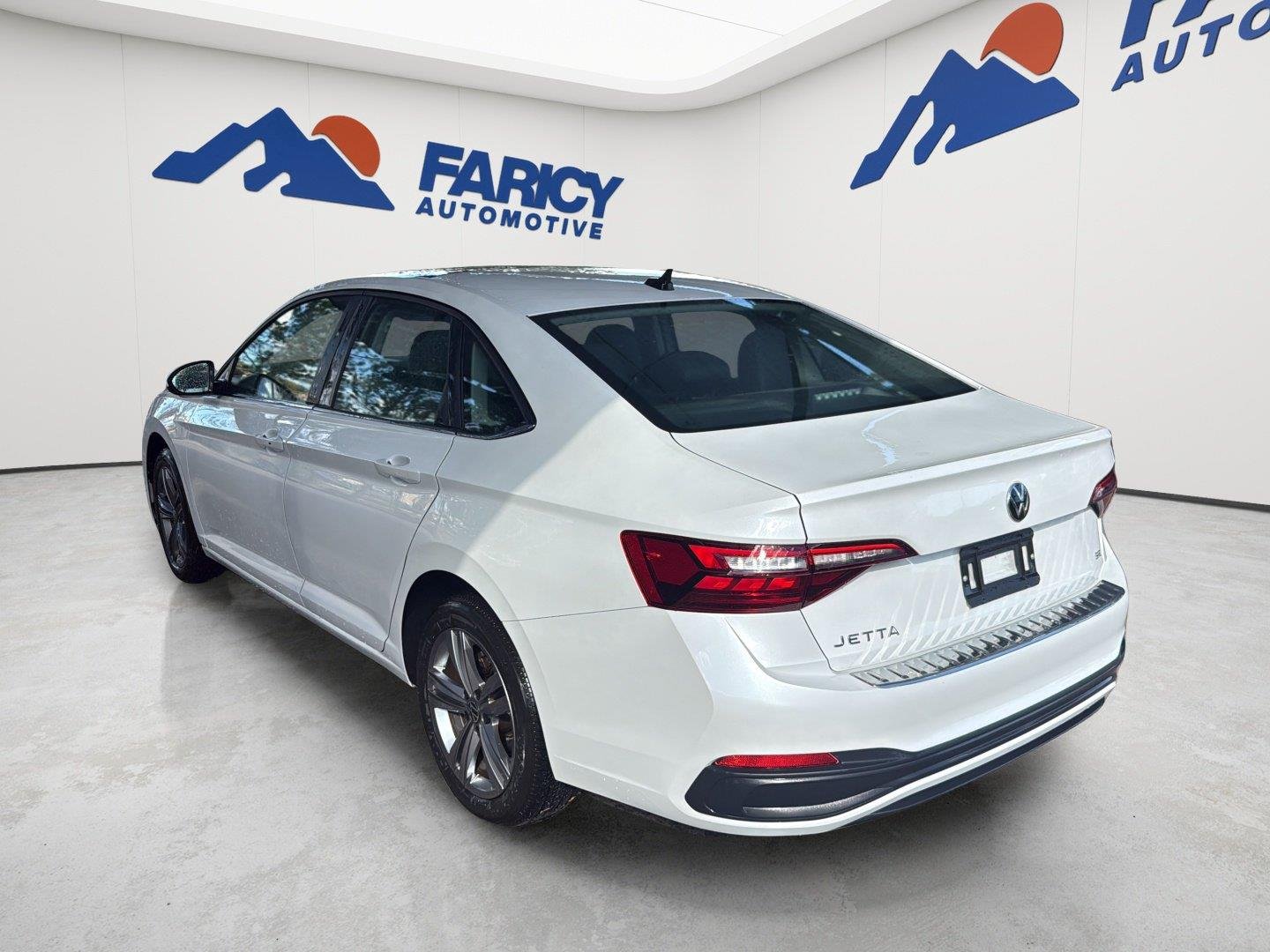 Used 2024 Opal White Pearl Volkswagen SE image 8