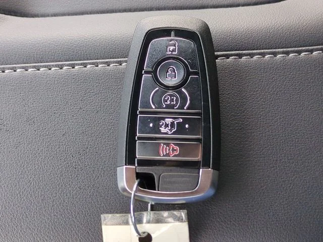 New 2026 Marsh Gray Ford MAX Platinum® image 29
