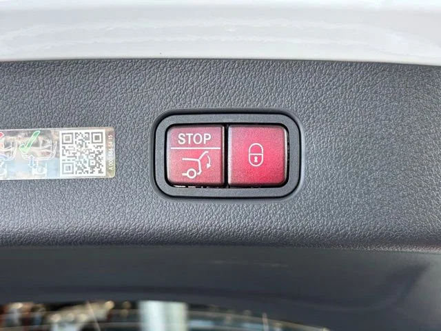 Used 2026 White Mercedes-Benz GLC 300 image 27